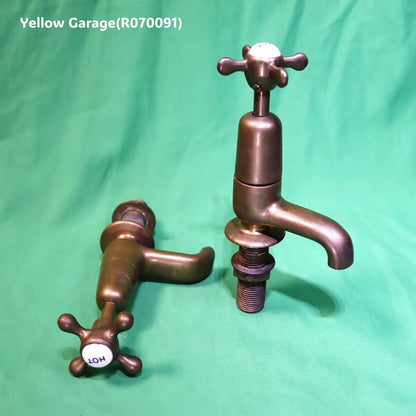 アンティーク真鍮製蛇口セット（HOTラベル付き・2本組）｜イギリス製推定　側面