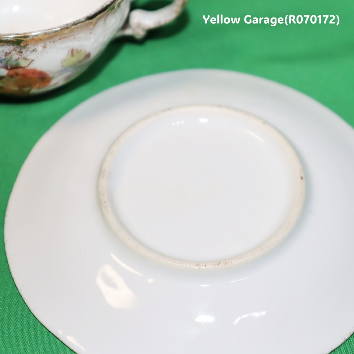 小振りなサイズが特徴のアンティーク・ティーセット＿カップ２ソーサー裏