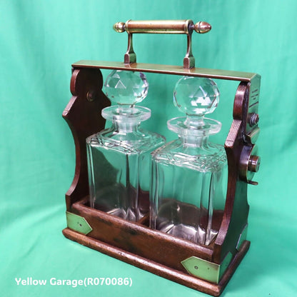 【H.J. Linton製】ロック付きアンティークデキャンタ・キャディ＿右斜め