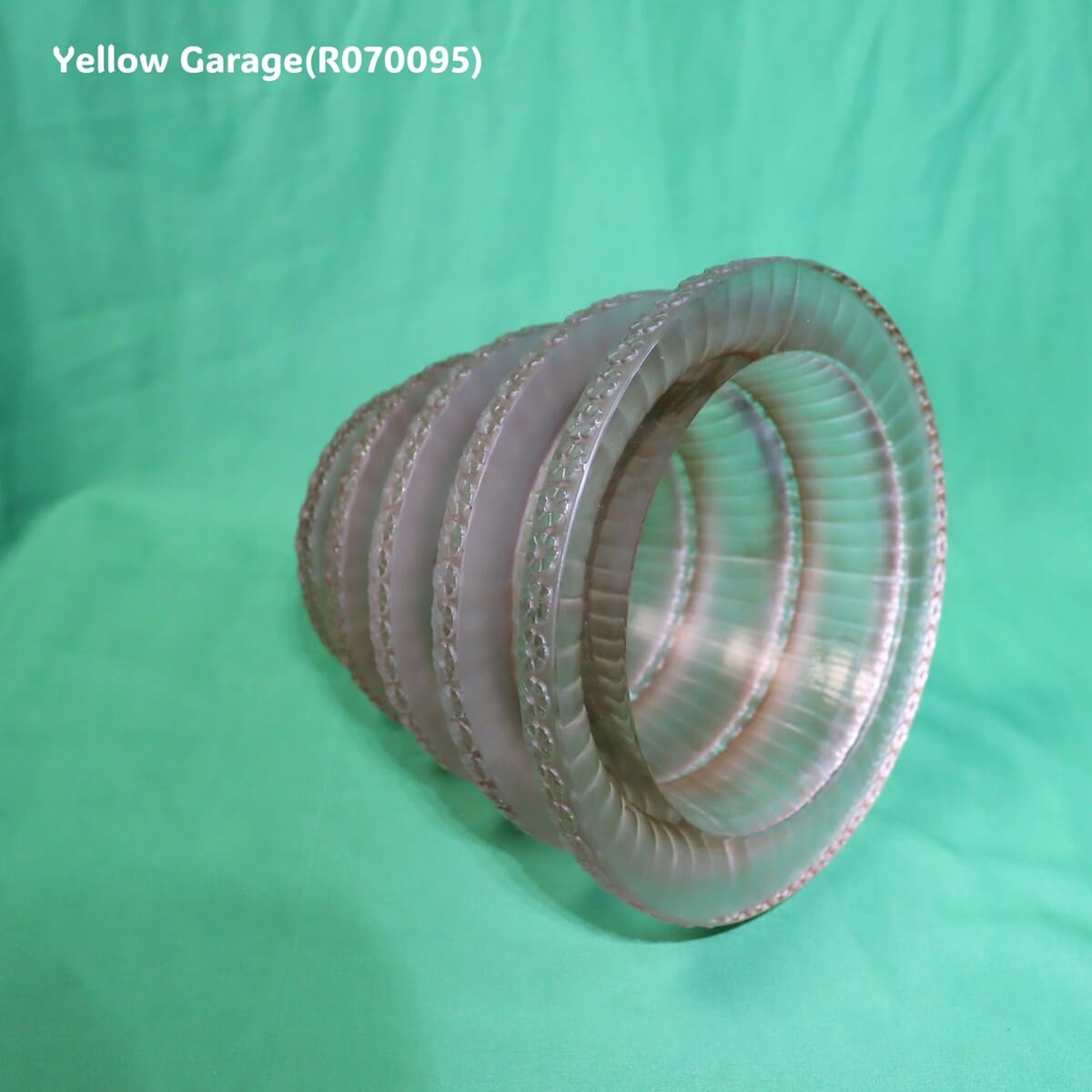 R. LALIQUE 「シェヴルーズ/Chevreuse」フラワーモチーフ厚手アールデコ・ガラスポット