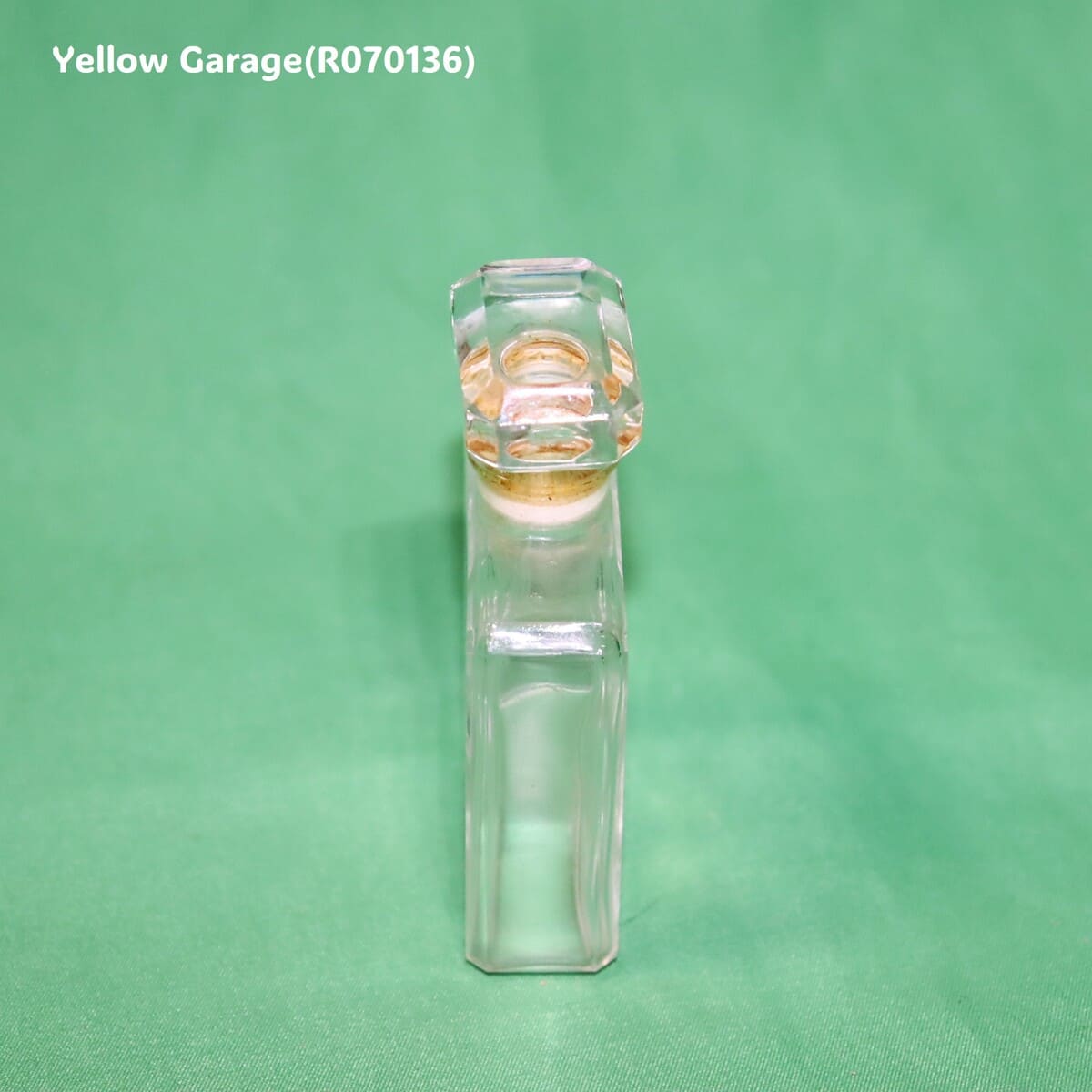 CHANEL ヴィンテージ香水ボトル｜刻印入りガラス製ミニパフューム