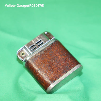 アメリカ製のヴィンテージ・オイルライター「BEATTIE JET LIGHTER＿左上
