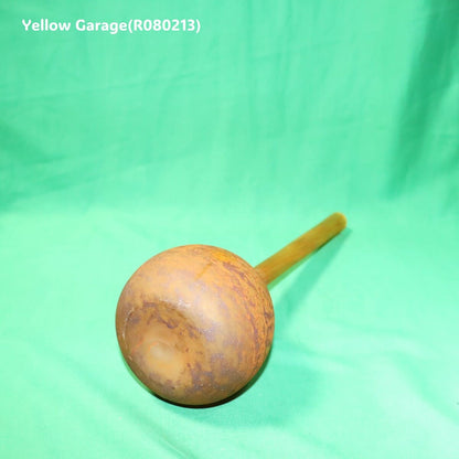 1920年代頃のヨーロッパ（フランスを中心としたアールデコ期）に制作されたと考えられる首の非常に長いソリフロール（一輪挿し）型のアンティークガラス花瓶＿全体右上