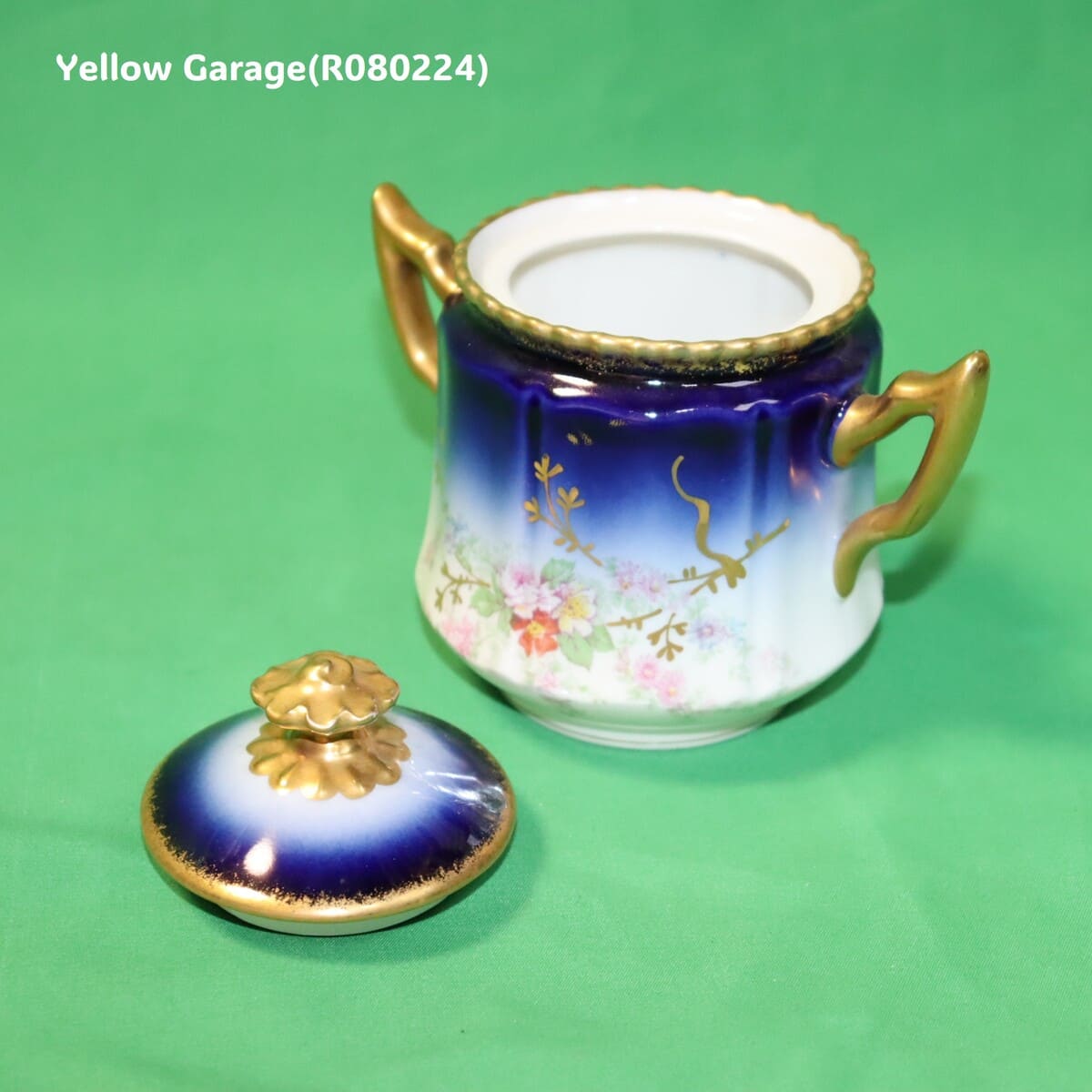 19世紀末〜20世紀初頭に製造されたフランス・リモージュのアンティークティーセット_シュガーポット蓋取る