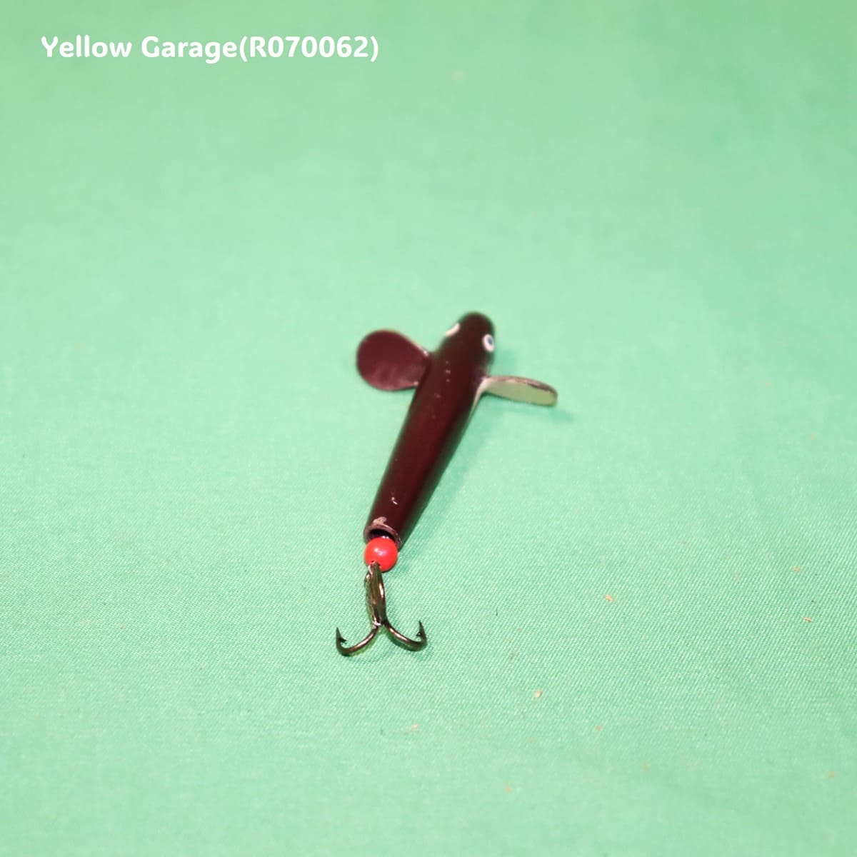 ヴィンテージ メタルフィッシュルアー（スクリューフィン付き）