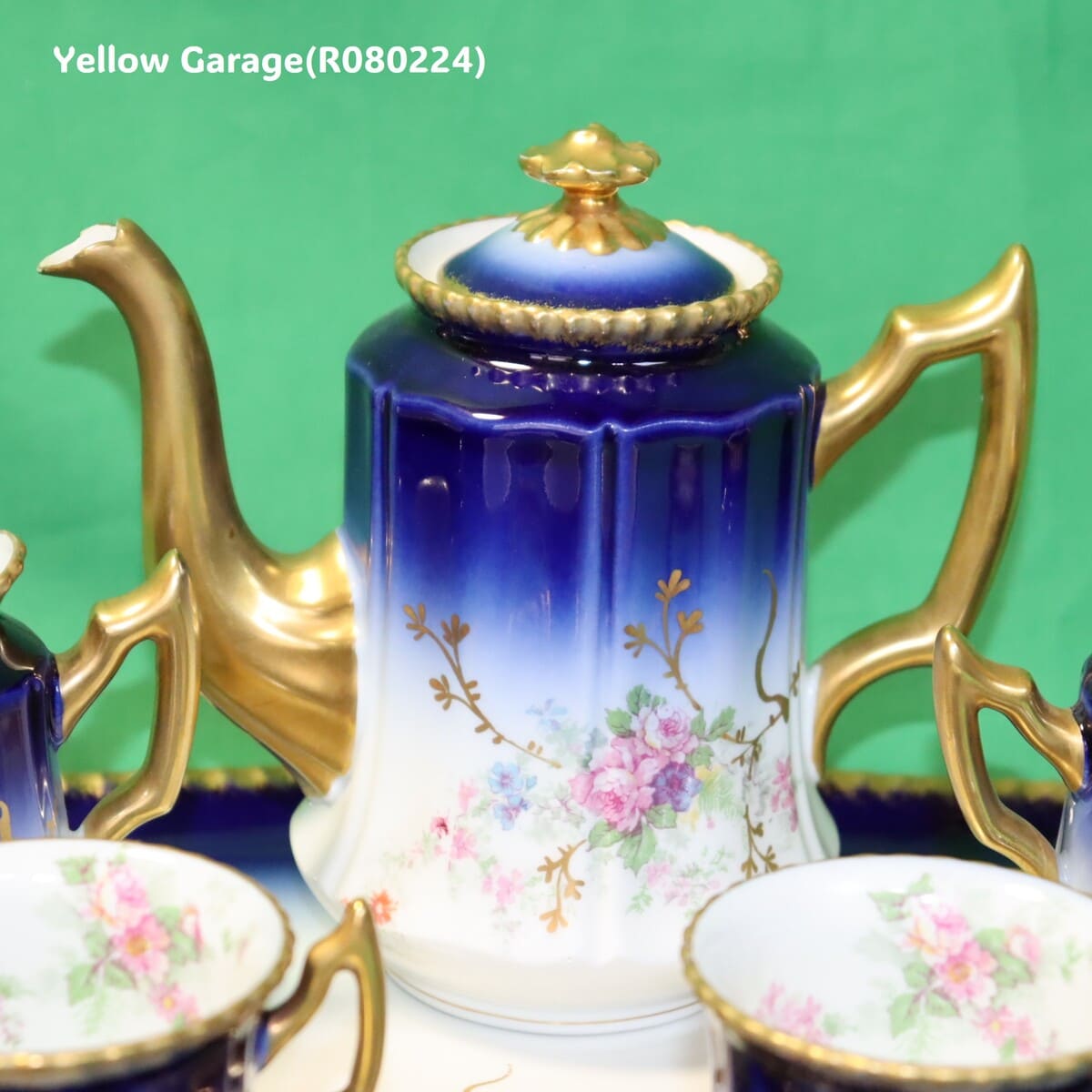 19世紀末〜20世紀初頭に製造されたフランス・リモージュのアンティークティーセット_フルセット正面