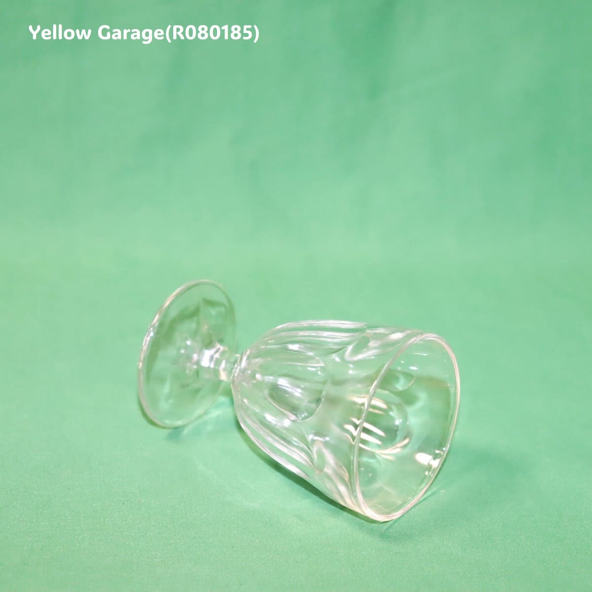 フランスの老舗ガラスメーカー「リュミナルク」によるクラシカルなデザインのワイングラス6客セット_口右下