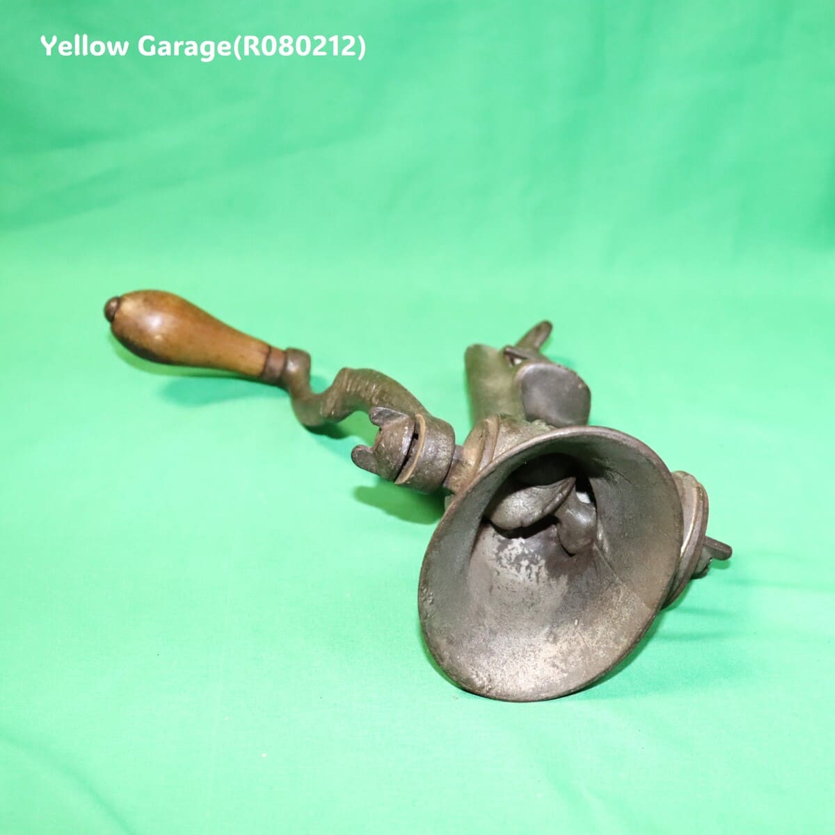 20世紀初頭の英国で使用されていたと考えられるSPONG（スポング）社製 アンティーク・ミートグラインダー＿全体下