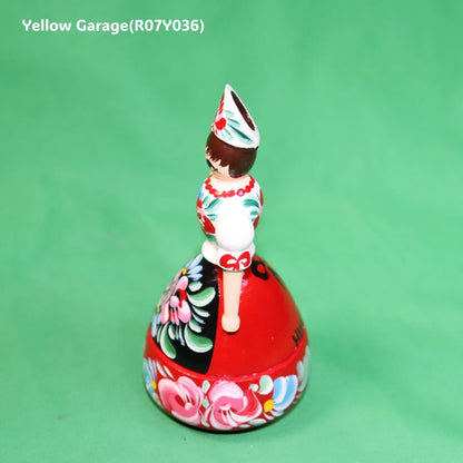 【ハンガリー製 ハンドペイント木製人形】民族衣装デザインのミニコンテナ型人形（ヴィンテージ風）