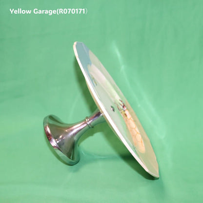 ヨーロッパで作られた陶器製プレートと金属脚を組み合わせたアンティークのケーキスタンド＿右正面