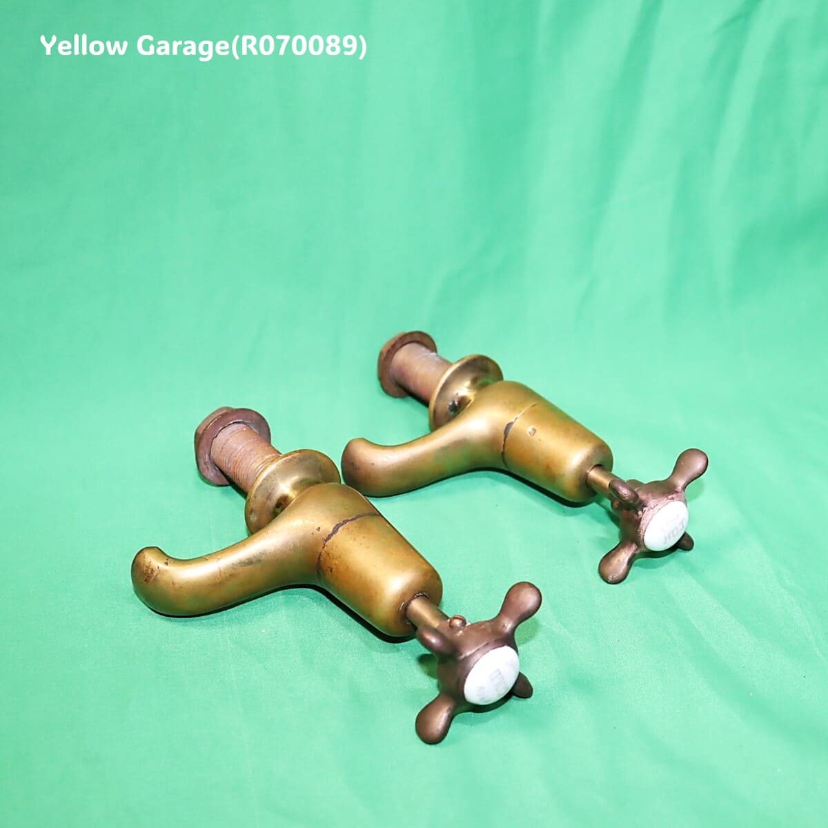 FROY LONDON 真鍮製 アンティーク蛇口セット（HOT & COLD）