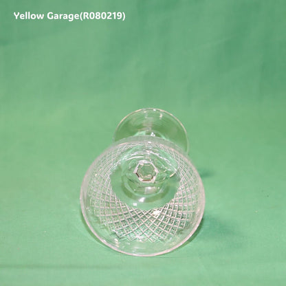 エドワーディアン様式（20世紀初頭）の影響を色濃く感じさせるアンティークのカットガラス製シャンパンクープ（ソーサー型グラス）＿下