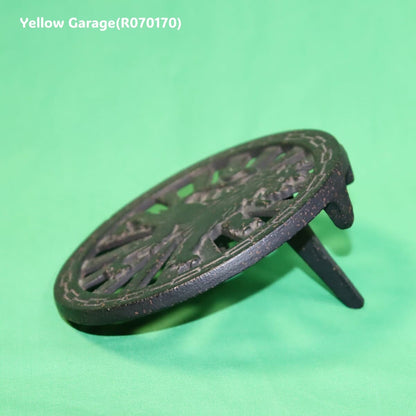 19世紀末から20世紀初頭のヨーロッパで使用されていたと考えられる鋳鉄製の暖炉アクセサリー＿足右下