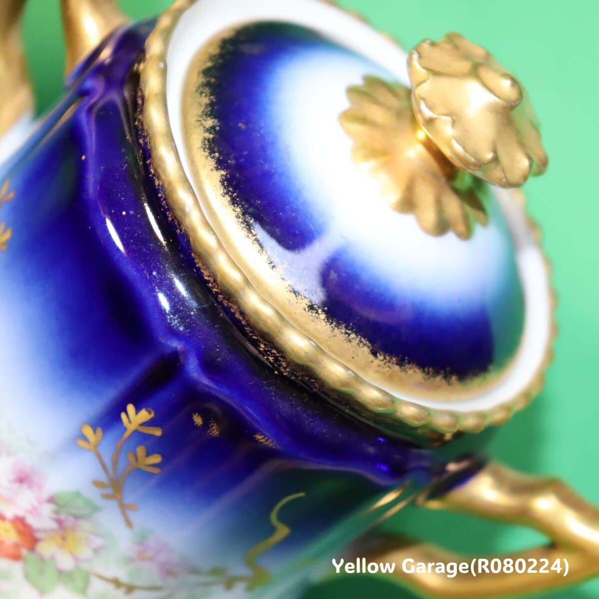 19世紀末〜20世紀初頭に製造されたフランス・リモージュのアンティークティーセット_シュガーポット上部アップ