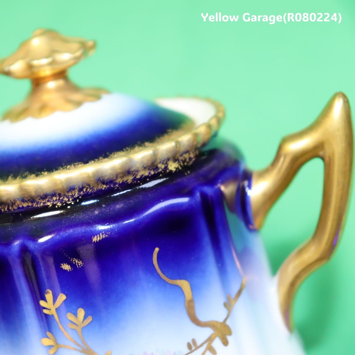 19世紀末〜20世紀初頭に製造されたフランス・リモージュのアンティークティーセット_シュガーポットハンドルアップ