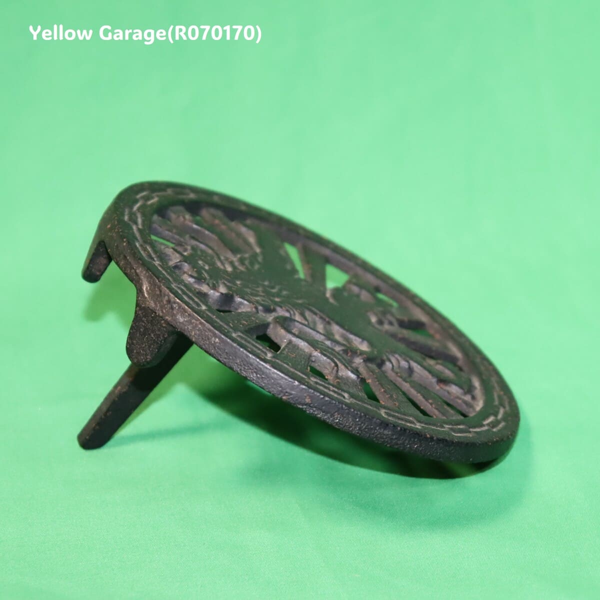 19世紀末から20世紀初頭のヨーロッパで使用されていたと考えられる鋳鉄製の暖炉アクセサリー＿足左