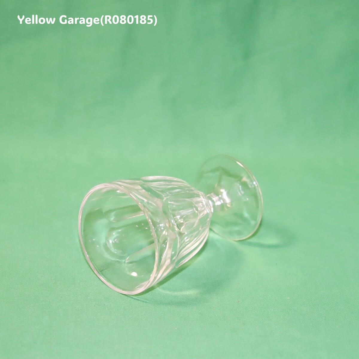 フランスの老舗ガラスメーカー「リュミナルク」によるクラシカルなデザインのワイングラス6客セット_口左下