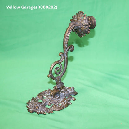 19世紀末から20世紀初頭にかけてヨーロッパ（おそらくフランスまたはイギリス）で製造されたと考えられるキャンドルスタンド＿全体右上