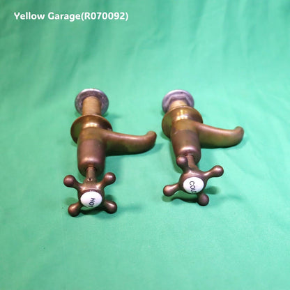 ヴィクトリアンスタイル 真鍮製アンティーク蛇口（HOT & COLD ペア）