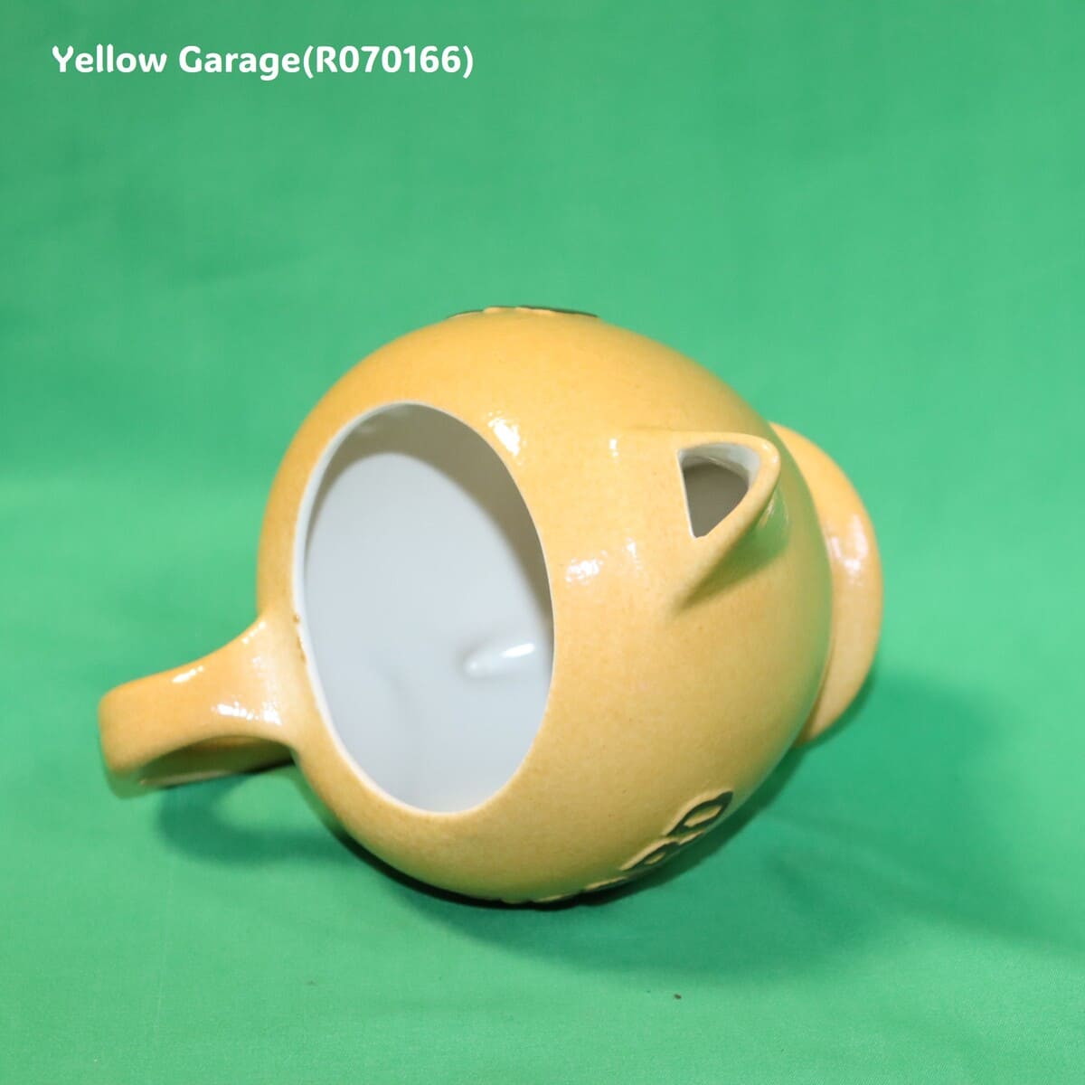 フランスの陶芸工房 Atelier de Céramique RICARD によって制作された陶器製のヴィンテージポット_口左下