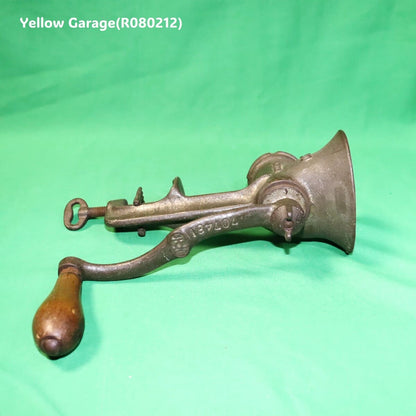 20世紀初頭の英国で使用されていたと考えられるSPONG（スポング）社製 アンティーク・ミートグラインダー＿全体右