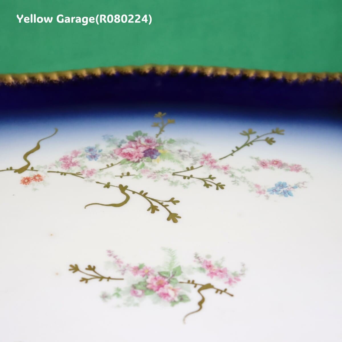 19世紀末〜20世紀初頭に製造されたフランス・リモージュのアンティークティーセット_トレイ上