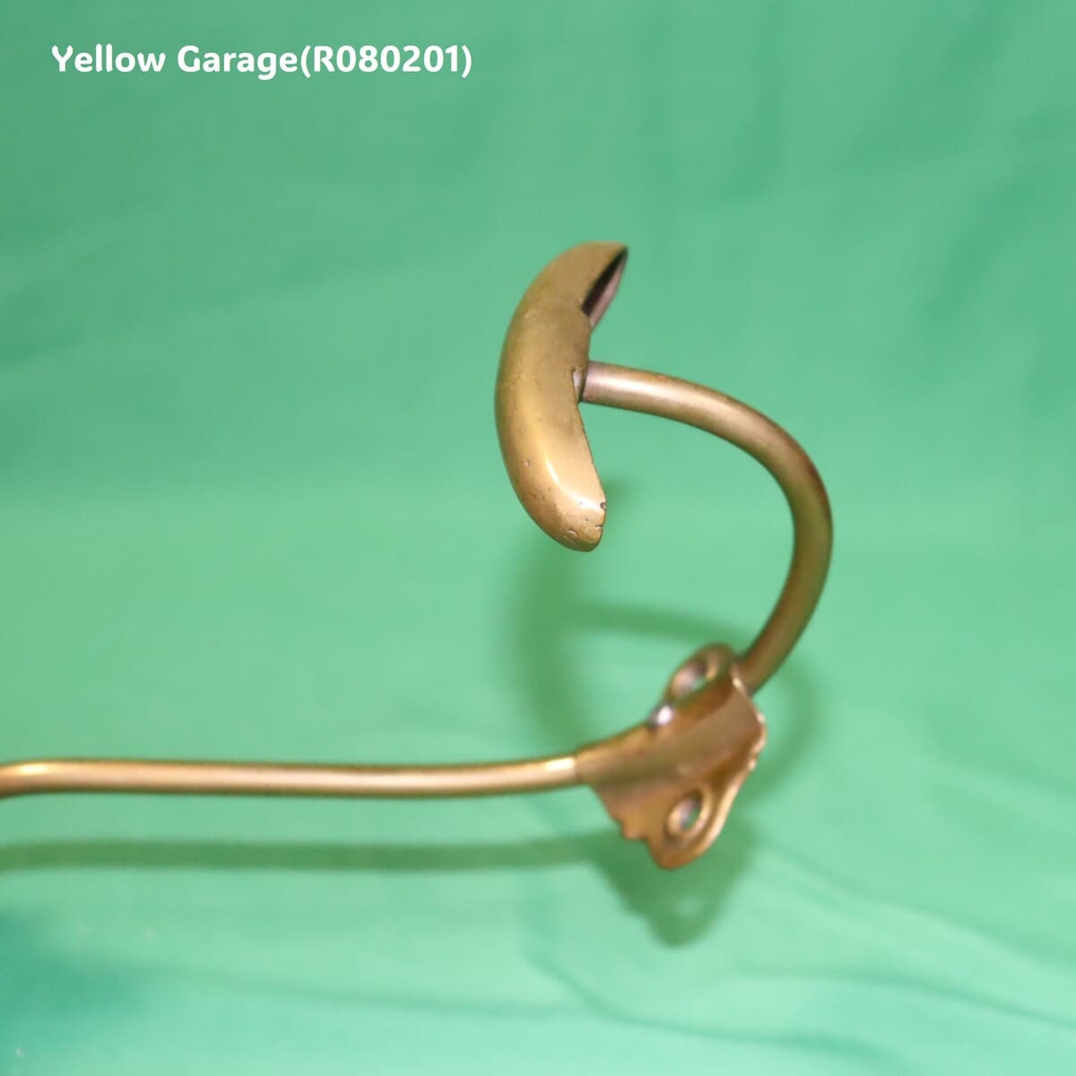 19世紀末から20世紀初頭のフランスで製造されたアンティークの壁付けフック＿コート部横アップ