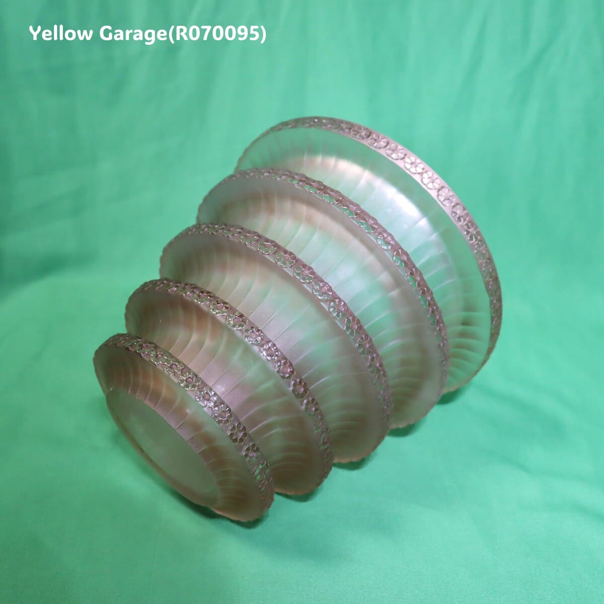 R. LALIQUE 「シェヴルーズ/Chevreuse」フラワーモチーフ厚手アールデコ・ガラスポット