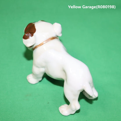 精緻な手仕事で仕上げられた陶器製ブルドッグのアンティークフィギュリン_左上