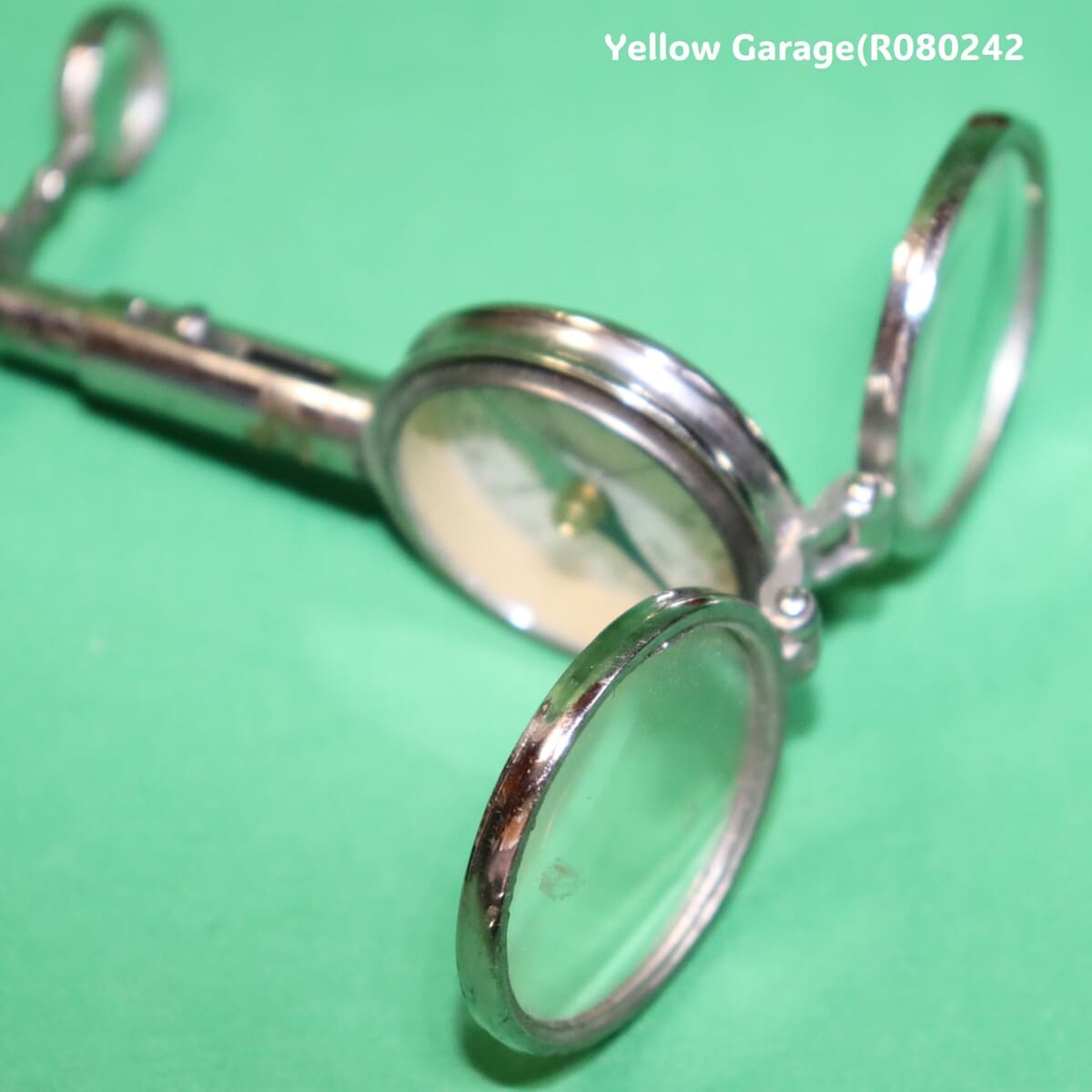19世紀末から20世紀初頭頃にかけて使用されていたと思われる、非常に珍しいアンティークの折りたたみ式マルチツールです_大レンズアップ