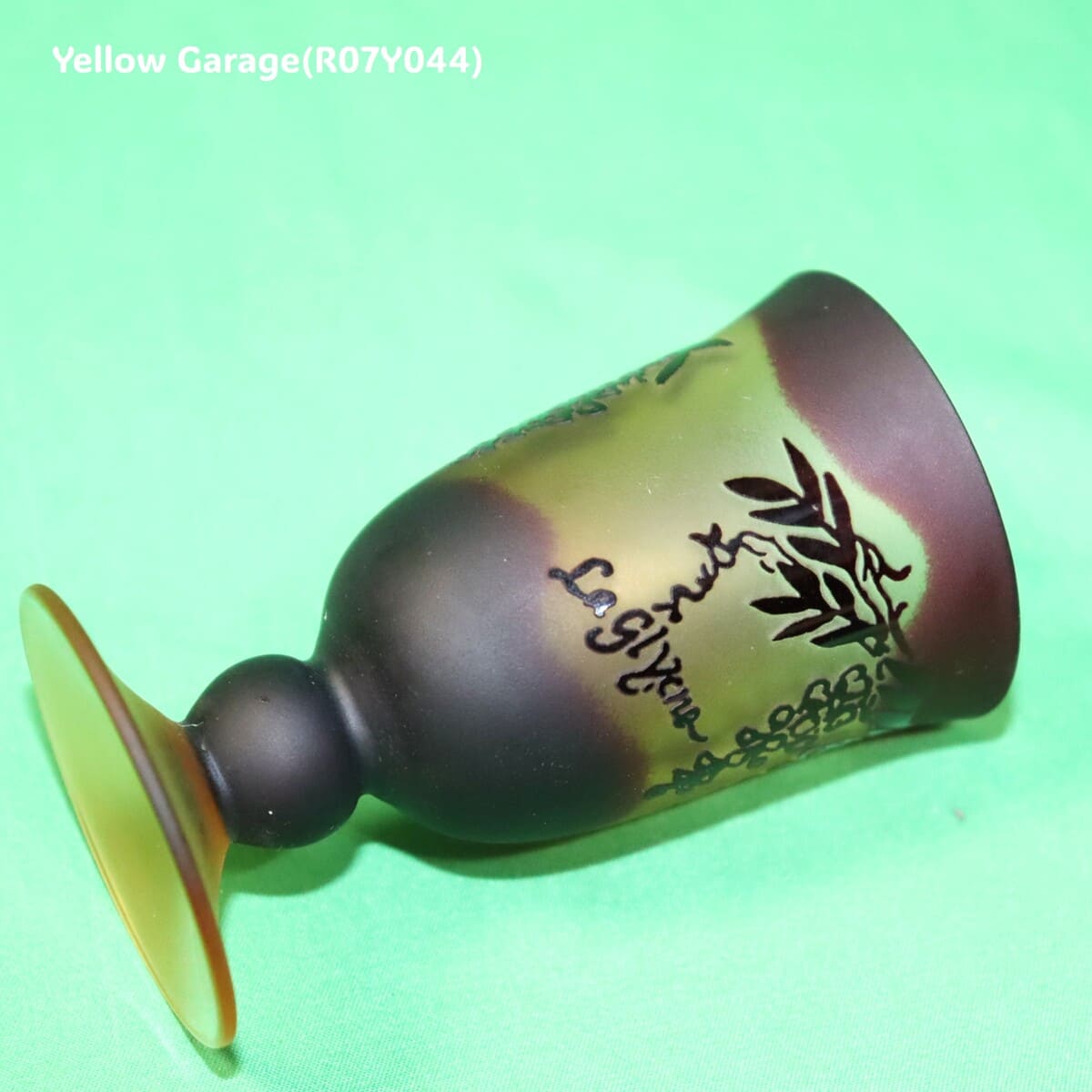 アールヌーヴォー風 葡萄文様 小型グラス 2客セット（高さ9cm）