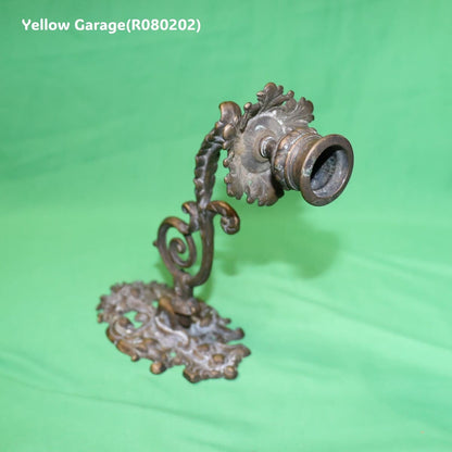 19世紀末から20世紀初頭にかけてヨーロッパ（おそらくフランスまたはイギリス）で製造されたと考えられるキャンドルスタンド＿全体右下