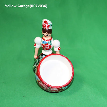 【ハンガリー製 ハンドペイント木製人形】民族衣装デザインのミニコンテナ型人形（ヴィンテージ風）