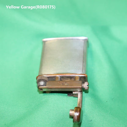 イギリス製のビンテージオイルライター＿あたま正面蓋開き