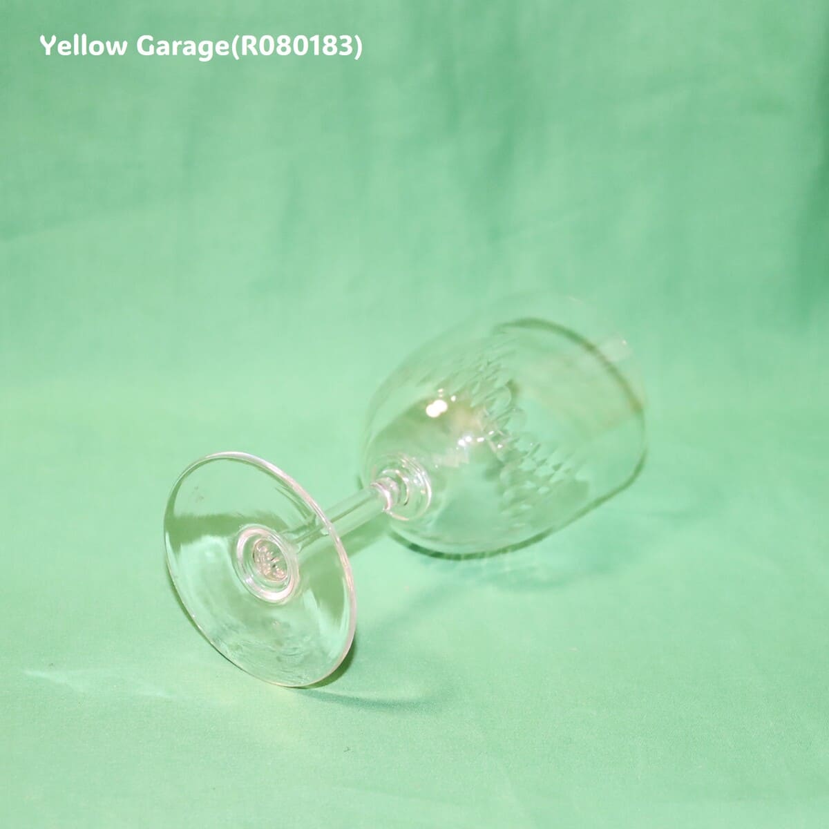 1936年以前に製造されたと考えられるオールド・バカラのワイングラス_口右上
