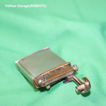 イギリス製のビンテージオイルライター＿頭右下開き