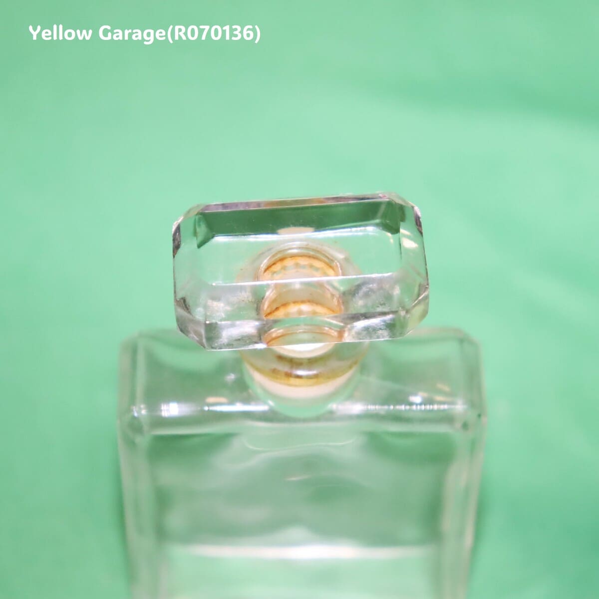 CHANEL ヴィンテージ香水ボトル｜刻印入りガラス製ミニパフューム