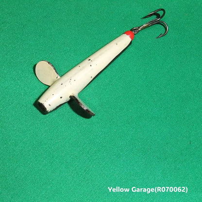 ヴィンテージ メタルフィッシュルアー（スクリューフィン付き）