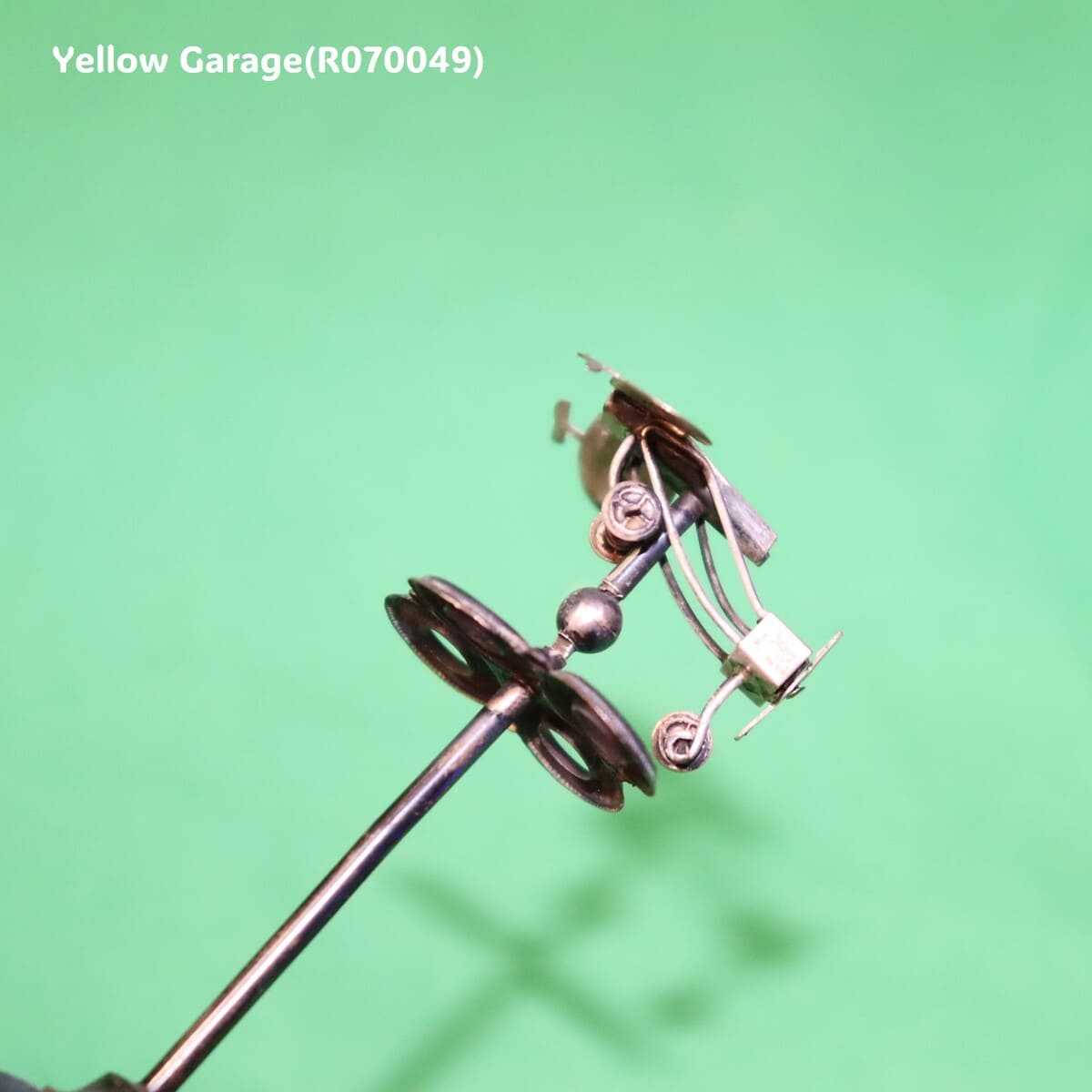 アンティーク純銀製 ソーイング針山／飛行機モチーフ（バーミンガム 1900年代初頭）飛行機横