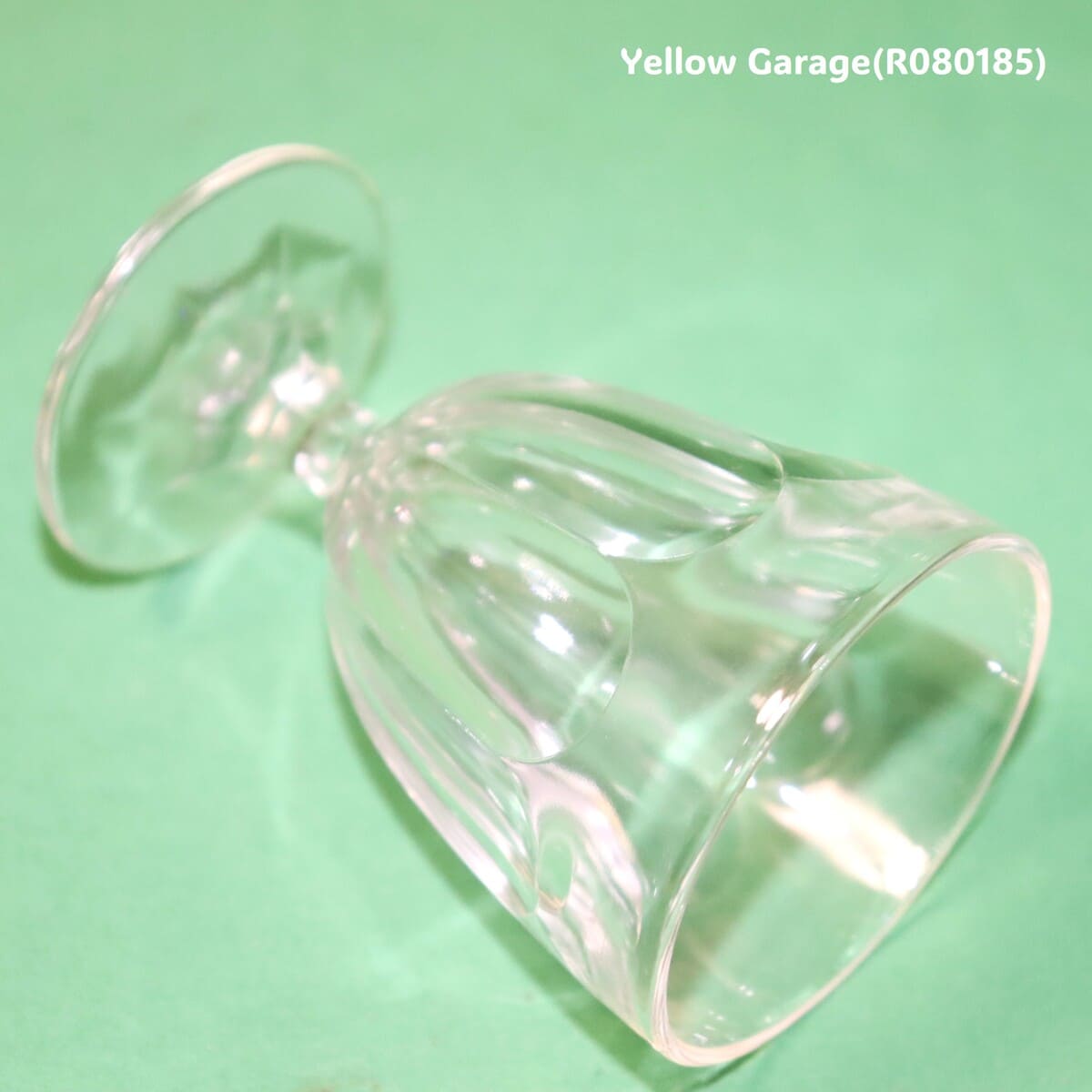 フランスの老舗ガラスメーカー「リュミナルク」によるクラシカルなデザインのワイングラス6客セット_口右下アップ