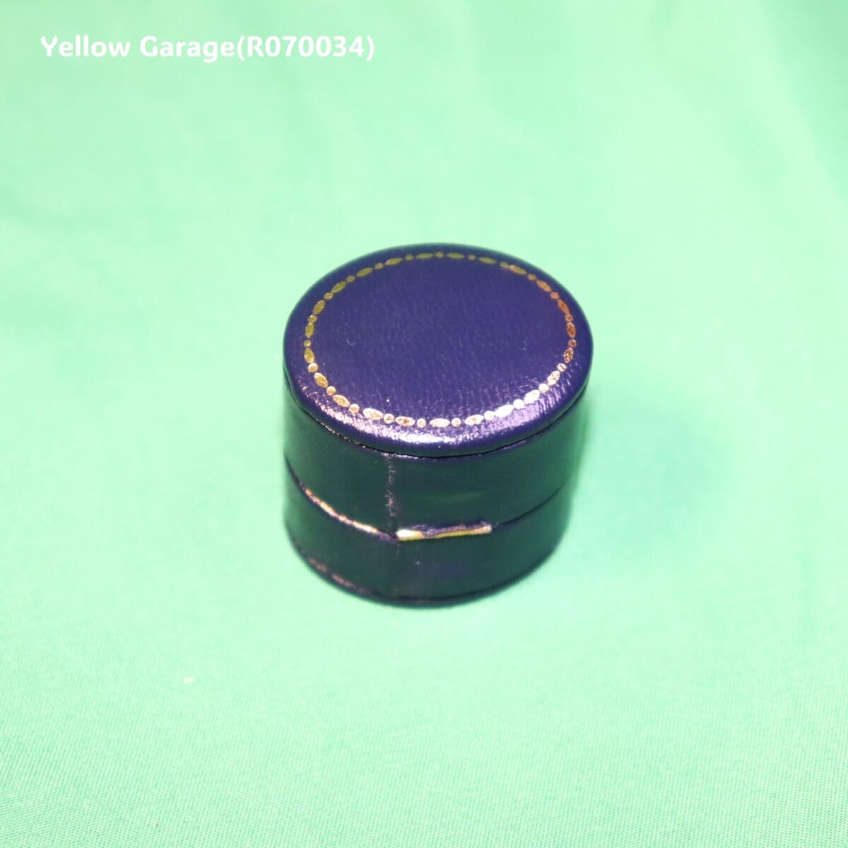 ヴィンテージイギリス製 9金 ダイヤモンドリング（専用ケース付き）