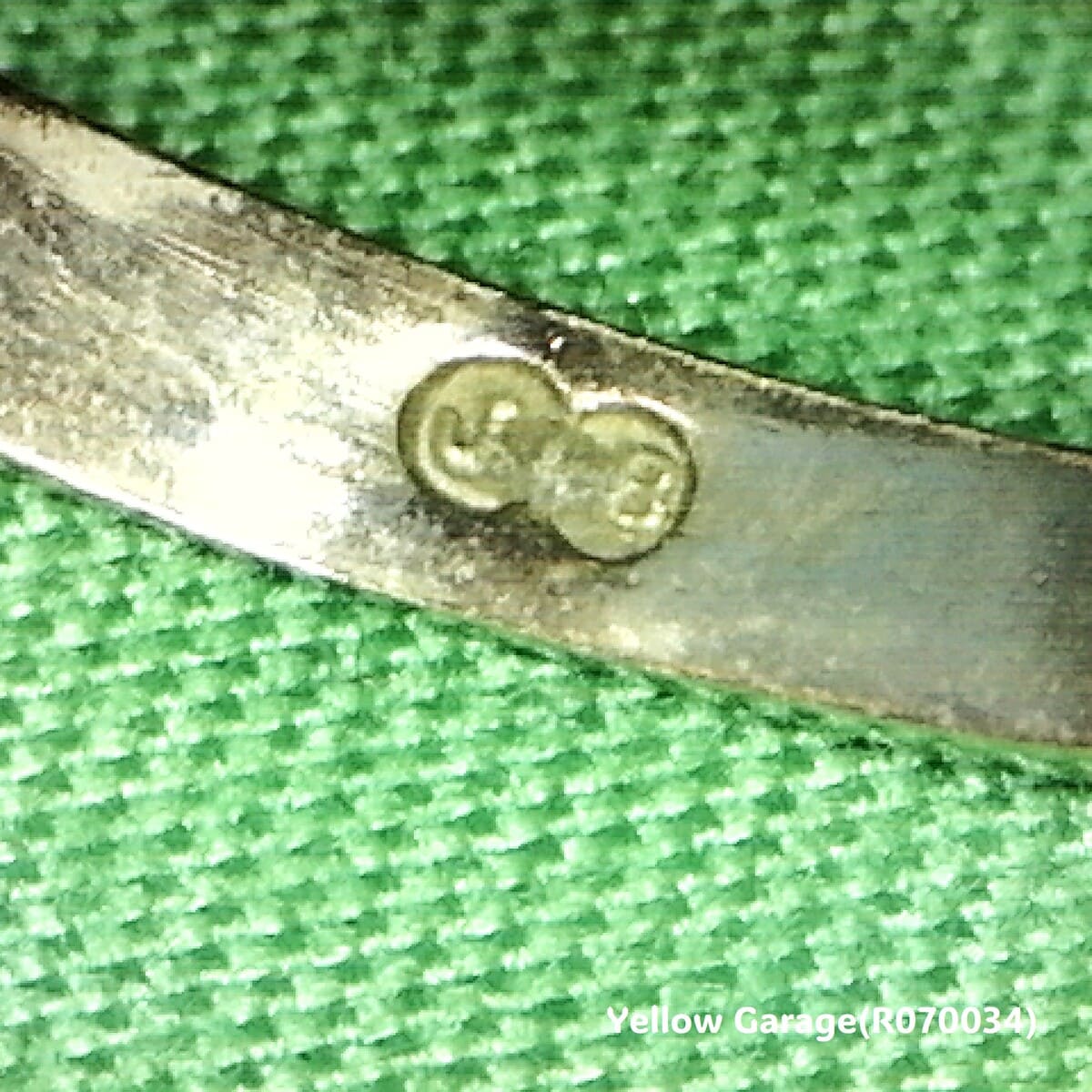 ヴィンテージイギリス製 9金 ダイヤモンドリング（専用ケース付き）