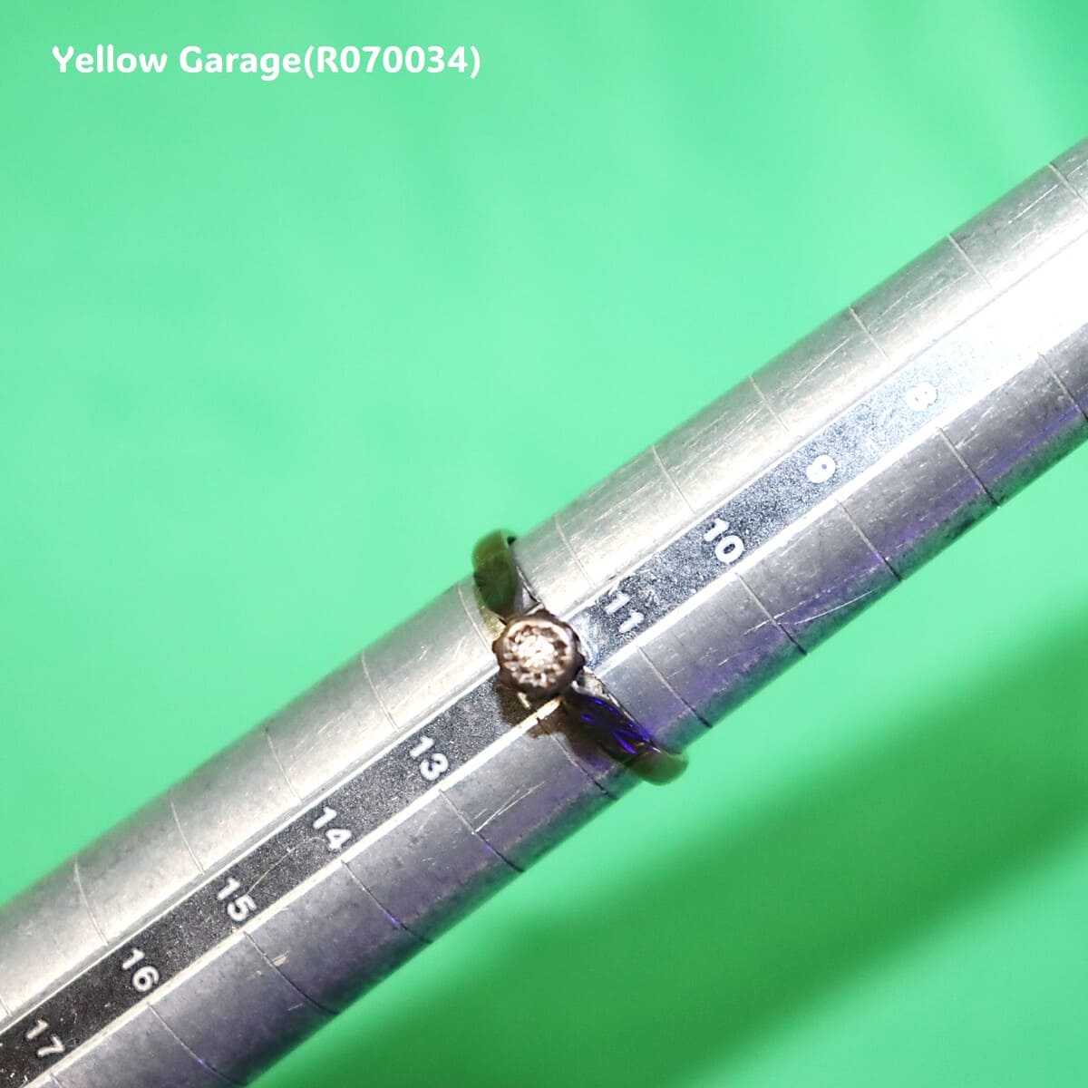 イギリス・バーミンガムにて製造された9カラットゴールドのヴィンテージダイヤモンドリング