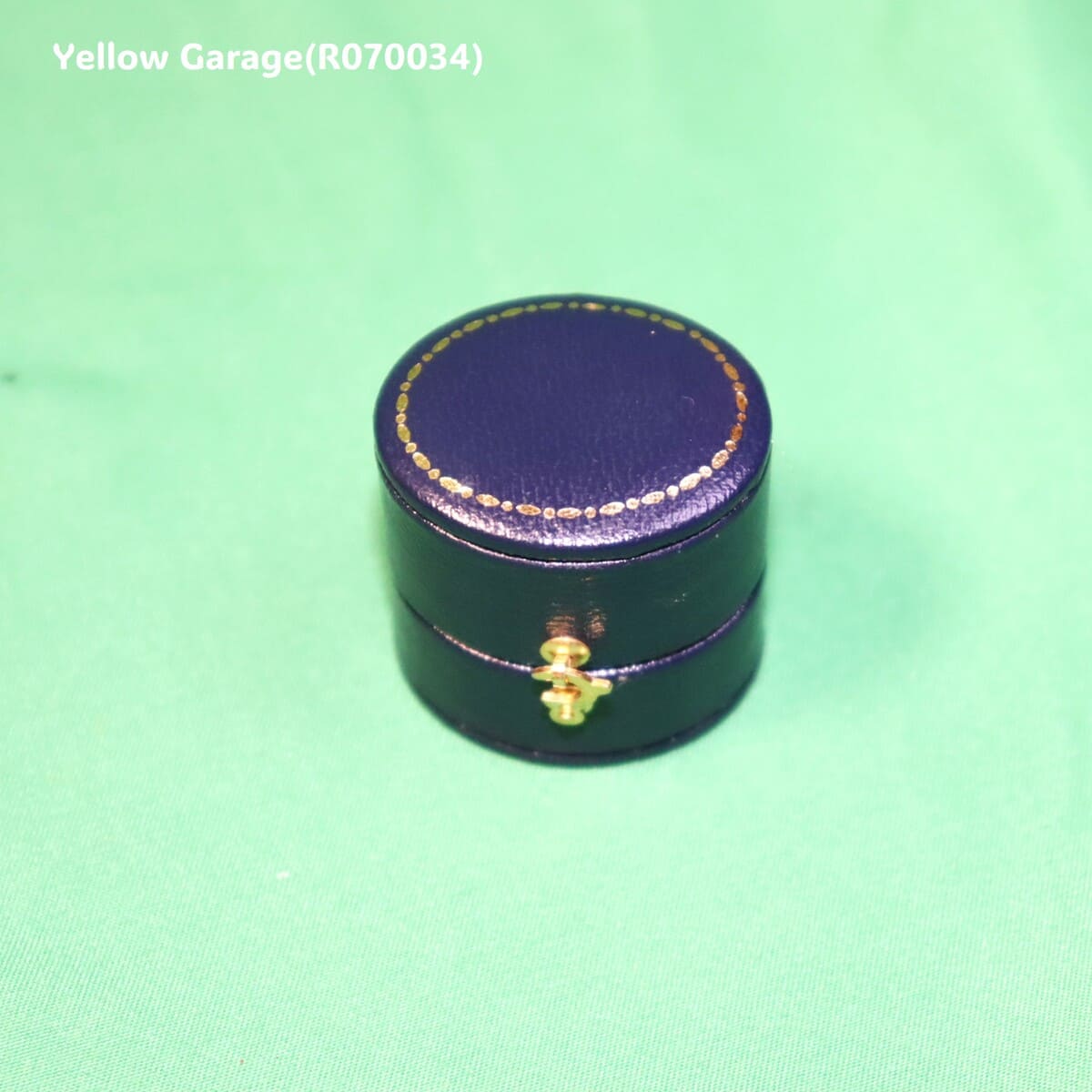 ヴィンテージイギリス製 9金 ダイヤモンドリング（専用ケース付き）