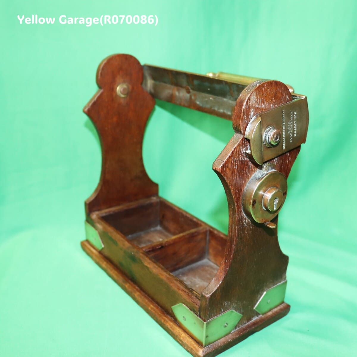 ロック付きアンティークデキャンタ・キャディ・フレーム右