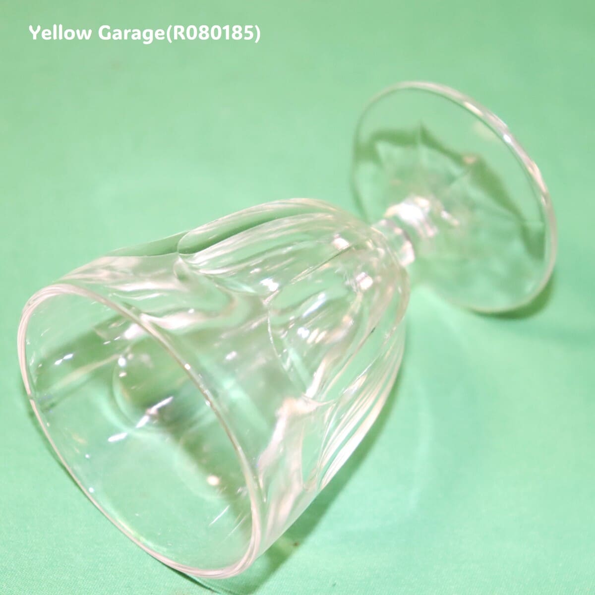 フランスの老舗ガラスメーカー「リュミナルク」によるクラシカルなデザインのワイングラス6客セット_口左下アップ