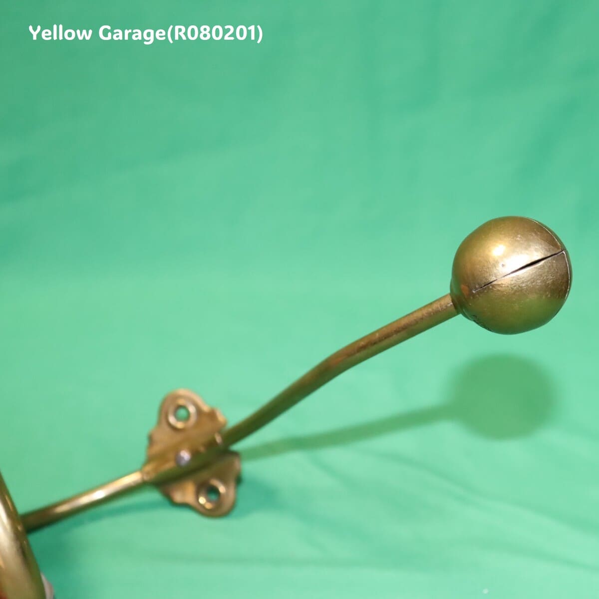 19世紀末から20世紀初頭のフランスで製造されたアンティークの壁付けフック＿球アップ