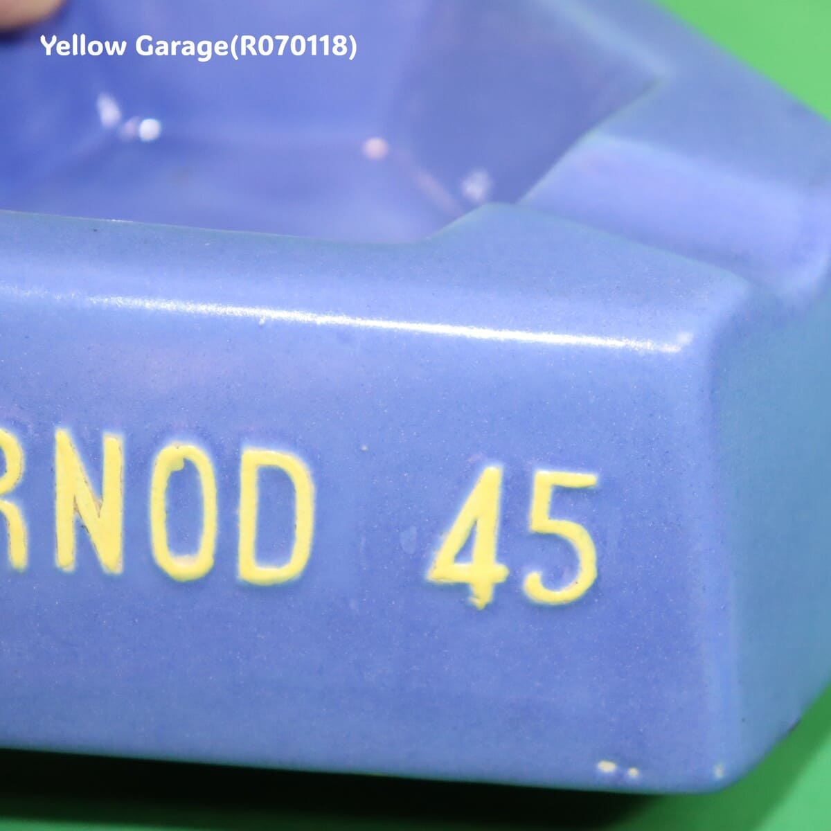 ヴィンテージ PERNOD 45 アッシュトレイ（フランス製 ブルー陶器）