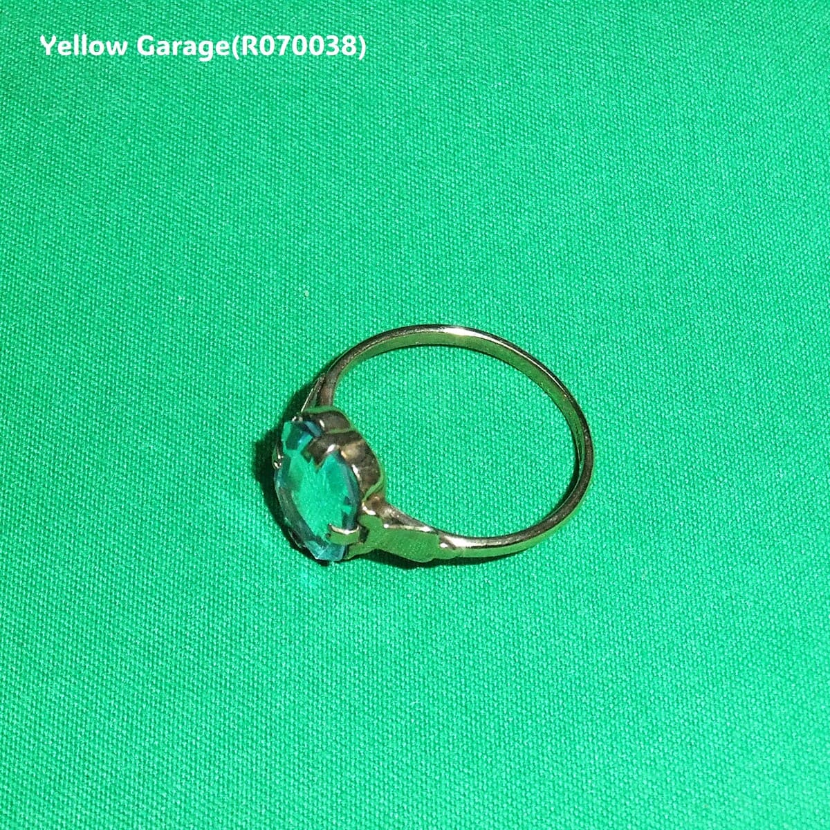 ヴィンテージ イギリス製 ブルートパーズリング（専用ケース付き）