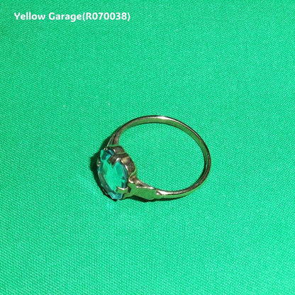 ヴィンテージ イギリス製 ブルートパーズリング（専用ケース付き）